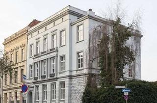 Wohnung kaufen in 23552 Innenstadt, Großzügige Gründerzeit-Etage mit zwei eigenen Parkplätzen