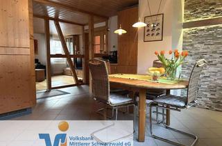 Wohnung kaufen in 78098 Triberg, Wohnen mit Weitblick: 4-Zimmer-Eigentumswohnung mit großer Terrasse in Triberg!