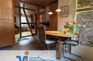 Wohnung kaufen in 78098 Triberg, Wohnen mit Weitblick: 4-Zimmer-Eigentumswohnung mit großer Terrasse in Triberg!