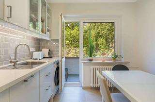 Wohnung kaufen in 20355 Neustadt, Rarität im Gängeviertel: Helle 2-Zimmer-Altbauwohnung mit Westbalkon zum grünen Innenhof
