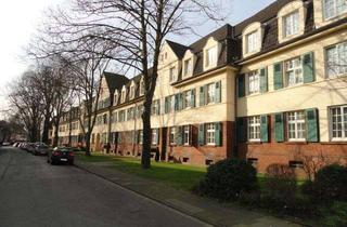 Wohnung mieten in Förkelstr. 19, 47259 Hüttenheim, Große 2-Zimmer-Altbauwohnung mit Balkon sucht neue Mieter