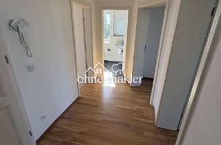 Wohnung mieten in 04319 Leipzig, Modernisierte 2-Zimmer-Wohnung mit großem Balkon und eigenem Stellplatz