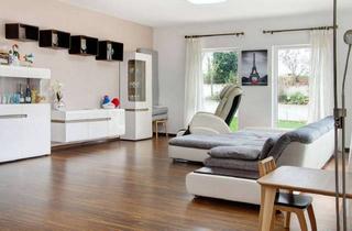 Einfamilienhaus kaufen in Im Förstergarten 31, 91336 Heroldsbach, Modernes Einfamilienhaus mit Galerie, Kamin und drei Garagen in ruhiger Randlage