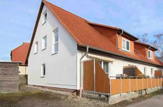 Wohnung kaufen in 18445 Prohn, Zwei Wohnungen im Mehrfamilienhaus in Prohn - Anlegen oder selber bewohnen -