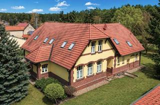 Mehrfamilienhaus kaufen in 14774 Brandenburg, Aus Schule wird Zuhause – stilvoll saniert & einzigartig