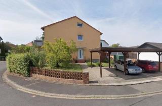 Mehrfamilienhaus kaufen in 97320 Albertshofen, Albertshofen - Modernisiertes Mehrfamilienhaus für Eigennutzung und Kapitalanlag