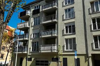 Wohnung kaufen in 08060 Zwickau, Zwickau - Vermietete Eigentumswohnung 3 Zimmer inklusive Garagen-Stellplat