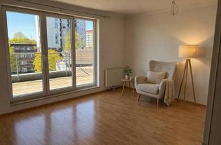Wohnung kaufen in Leuschnerstraße, 21031 Lohbrügge, 2 Zimmern Dachgeschosswohnung mit 23,5 qm Dachterrasse von privat