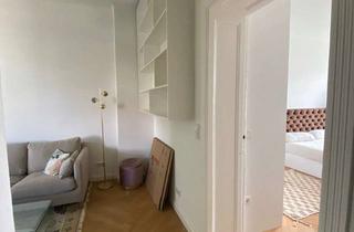 Wohnung kaufen in 12347 Britz, Entdecken Sie elegantes Wohnen im historischen Altbau von Berlin-Britz.