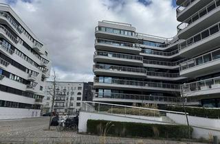 Wohnung mieten in Stralauer Allee 14, 10245 Friedrichshain, Exklusive 2-Zimmer-Wohnung mit Balkon und Wasserblick in Bestlage von Berlin-Friedrichshain