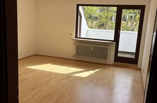 Wohnung mieten in Äußere Großweidenmühlstraße 39, 90419 Nürnberg, Helle 2,5 Zimmer DG Wohnung mit kleiner Dachterrasse in Nürnberg