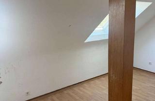 Wohnung mieten in Düsseldorfer Straße 88, 42697 Ohligs-Aufderhöhe, 3-Zimmer-Dachgeschosswohnung mit Potenzial – ideal für handwerklich Begabte