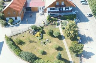 Wohnung mieten in Kirchstr., 86928 Hofstetten, Wohnen mit Charakter: Drei-Zimmer-Dachgeschosswohnung in Hagenheim