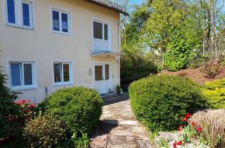 Wohnung mieten in Karl-Kufner-Straße, 94526 Metten, Sanierte Wohnung mit vier Zimmern sowie Balkon und Einbauküche in Metten