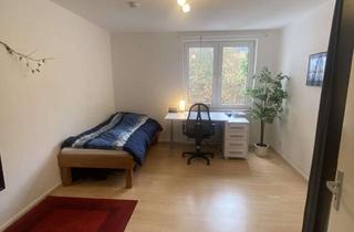 WG-Zimmer mieten in Försterstraße, 52072 Aachen, Möbliertes WG Zimmer in ruhiger und zentraler Lage bis Ende September an Einzelperson. Nähe Uni!