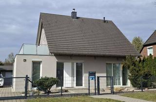 Haus kaufen in 16321 Bernau, Architektenhaus in ruhiger Lage mit Pool