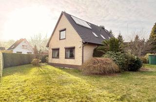 Einfamilienhaus kaufen in 22457 Schnelsen, Schnelsen: Einfamilienhaus oder Mehrgenerationen-Wohnen mit viel Platz