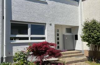 Haus mieten in Heinrich-Berbalk-Straße 62, 60437 Nieder-Eschbach, Reihenhaus sonnige Feldrandlage mit Terrasse Balkon 4,5 Zimmern in Frankfurt a. M. Nieder-Eschbach