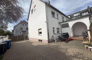 Anlageobjekt in 61118 Bad Vilbel, *Vermietete ETW in einem Dreifamilienhaus* 1.OG *