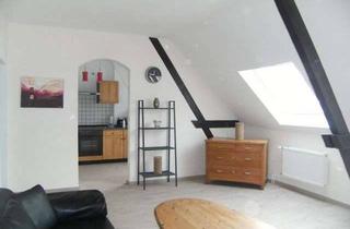 Immobilie mieten in Florastraße 53, 47799 Cracau, Krefeld-Cracau, Florastraße 53 - Tolle, voll möblierte 2-Zimmer-Nichtr.-DG-Wohnung für 1-2 Personen
