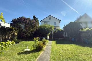 Haus kaufen in 35519 Rockenberg, Ein-Zweifamilienhaus mit großem Garten, Garage und Stellplätzen