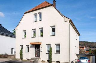 Haus kaufen in 33813 Oerlinghausen, KEINE KÄUFERPROVISION 7,54 % Rendite Dreifamilienhaus mit Garten und Garage im schönen Oerlinghausen