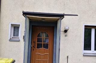 Haus kaufen in 91301 Forchheim, Forchheim - Sanierungsbedürftiges Reihenmittelhaus mit großem Potenzial in beliebter Lage zu verkaufen!
