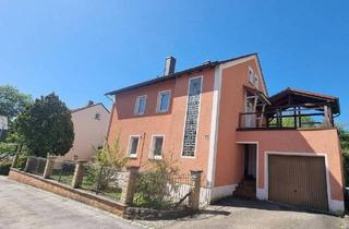 Haus kaufen in 91074 Herzogenaurach, Herzogenaurach - Schönes Wohnhaus mit zwei Wohnungen und Garage