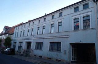Haus kaufen in 39356 Weferlingen, Oebisfelde-Weferlingen - Haus m. Halle, Hof u. 100 jährigem Nussbaum auf 1100m² Grundstück