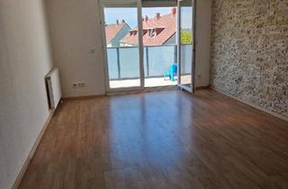 Wohnung kaufen in 65428 Rüsselsheim, Rüsselsheim am Main - Charmante leerstehende 4-Zimmer-Dachgeschosswohnung Rüsselsheim