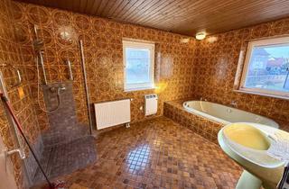 Wohnung kaufen in Seukendorfer Straße, 90587 Veitsbronn, freie, renovierungsbedürftige 5-Zimmer-Eigentumswohnung im Hochparterre, Balkon und eigener Garten