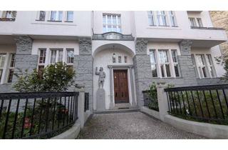 Wohnung kaufen in 14050 Charlottenburg, charmante 5,5-Zimmer- Altbauwohnung mit Balkon mit tollem Ausblick in Berlin- Westend