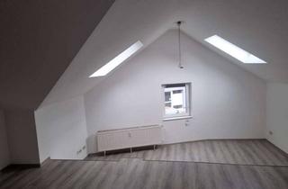 Wohnung mieten in Dümptener Str. 21, 45476 Styrum, Einzigartiges Wohnjuwel: Split-Level-Lounge mit Himmelblick, Balken-Charme & XXL-Balkon