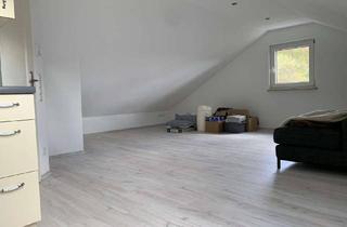 Wohnung mieten in 97523 Schwanfeld, Charmante 1‑Zimmer‑Dachgeschosswohnung mit Einbauküche in Schwanfeld