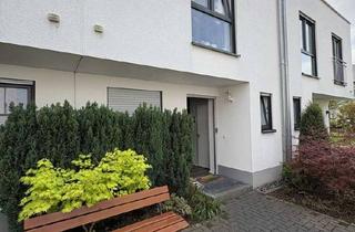 Haus kaufen in Im Burghof 5f, 53773 Hennef, Modernes Reihenmittelhaus mit Südgarten & Dachterrasse in Hennef zu verkaufen!