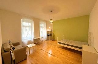 Wohnung kaufen in Bänschstraße 25, 10247 Friedrichshain, Rückzugsort im Samariterkiez: Große Altbauwohnung ruhig im Innenhof gelegen