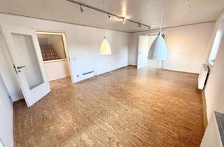 Wohnung kaufen in Seukendorfer Straße, 90587 Veitsbronn, top-sanierte, freie 4-Zimmer-Eigentumswohnung im 1.Obergeschoss, Balkon, Einbauküche, provisionsfrei