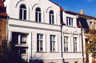 Wohnung mieten in Rudolf-Breitscheid-Straße 16, 17489 Nördliche Mühlenvorstadt, Helle,ruhige 2,5 Zimmer-Altbauwhg, Denkmalsch.m. direktem Gartenzugang Nähe Theater, Biogasheizung