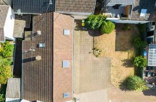 Einfamilienhaus kaufen in 66798 Wallerfangen, Wallerfangen - Zentral gelegen + wunderschönes Haus mit Garten zu verkaufen - ca. 110 m2 - inklusive 3 Stellplätzen und Küche ! Provisionsfrei