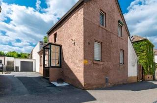 Einfamilienhaus kaufen in 52249 Eschweiler, Eschweiler - Einfamilienhaus mit großem Garten und Garage zu verkaufen