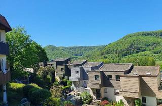Wohnung kaufen in 72770 Reutlingen, Reutlingen - Gut erhaltene Wohnung in Bad Urach mit wunderschönem Natur Blick