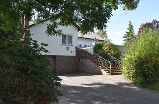 Einfamilienhaus kaufen in 37603 Holzminden, Holzminden - Einfamilienhaus mit parkähnlichem Grundstück, in bester Lage