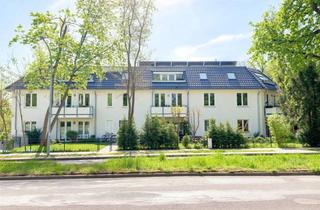 Wohnung kaufen in 14513 Teltow, KFW 55 Haus: Vermietete 3 Zimmer DG-Wohnung nahe Teltower Kanal - 3.5 % Rendite