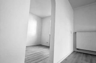 Wohnung kaufen in 98529 Suhl, Clever investieren: 1,5-Zimmer-Wohnung mit Balkon und Tiefgaragenplatz in guter Lage