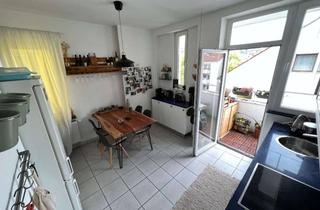 Wohnung mieten in Ludwig-Pfau-Str. 18, 70176 West, Charmante 2,5-Zimmer Altbauwohnung im S-West mit Balkon, EBK, renoviert, WG-geeignet, Top Lage