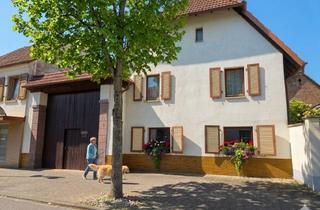 Haus kaufen in Breite Straße, 67259 Heuchelheim, Vielseitiges Anwesen mit Innenhof, Scheune und großem Potenzial