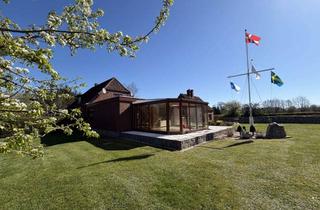 Haus kaufen in 24806 Hohn, 2 Wohnhäuser / Resthof mit Scheunen, Wiese und Wald auf riesigem Grundstück!!