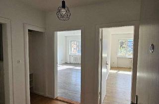 Wohnung mieten in 24103 Exerzierplatz, Renovierte, helle 2-Zimmer-Wohnung mit Balkon in Kiel-Innenstadt