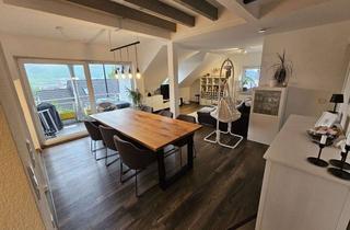 Wohnung mieten in 57076 Siegen, Exklusive 3-Zimmer-Dachgeschosswohnung (ca. 82 qm Grundrissfläche) mit Balkon in top gepflegtem MFH