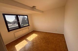 Wohnung mieten in Saarnberg 23, 45481 Saarn, Wohnen mit Charakter: 3,5-Zimmer-Dachgeschosswohnung in Mülheim-Saarn